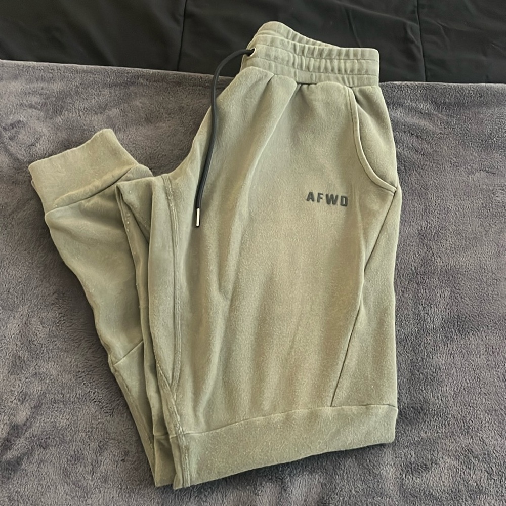 Alpha Forward Essential Jogger- Army Green Medium